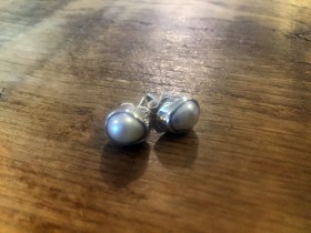 freshwater_pearl_studs
