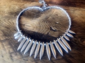 treaty_spikes_necklace